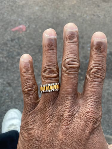 Customer photo review of 2-Tone Jubilee Band Ring