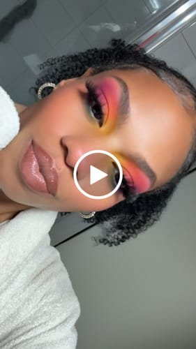 Customer video review of Creative Comeback XXXL Eyeshadow Palette Loyalty