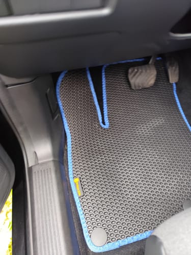 Customer photo review of Auto Fußmatten nach Maß - Komplettset