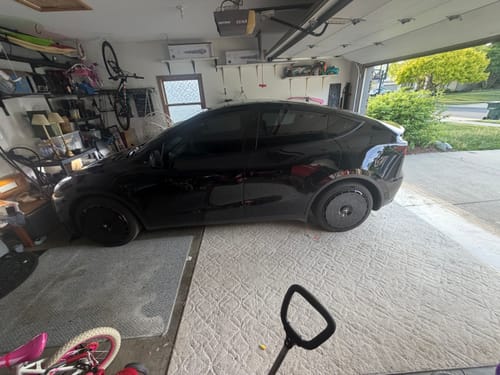 Customer photo review of EVAAM® Stylish Fully Wrapped Wheel Hubcap For Tesla Model 3/Y (4 PCS)