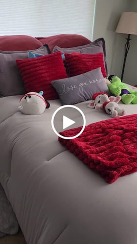 Customer video review of MarshMellow Comforter