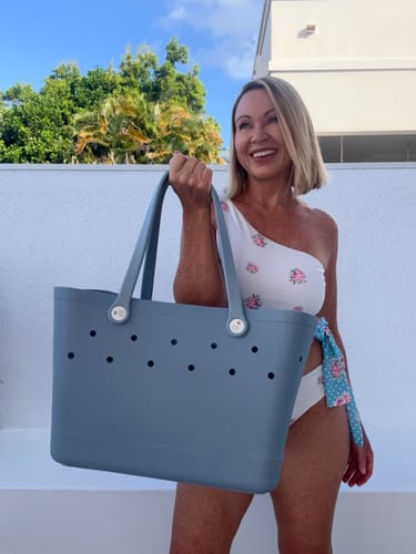 Customer photo review of Maxi Tribe Bag in Dolphin Blue