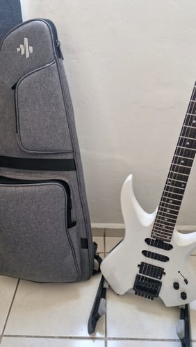 Customer photo review of Donner NHL-500 (HLX-500) Guitarra eléctrica sin pala