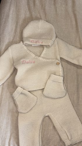 Customer photo review of Ensemble en maille brodé