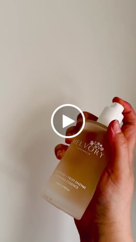 Customer video review of SILK PEPTIDE + FRUIT ENZYME REFINING ESSENCE