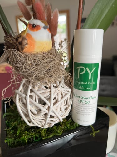 Customer photo review of βοΈ Radiant Glow Guard SPF30 Sunscreen & Makeup Primer βοΈ"Prime, Protect, Perfect."π