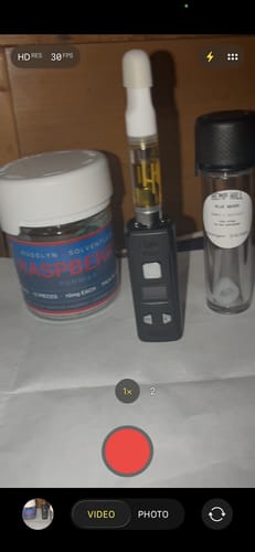 Customer photo review of Rosslyn Solventless Gummies (150mg)