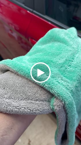 Customer video review of Twisted Loop Large Drying Towel