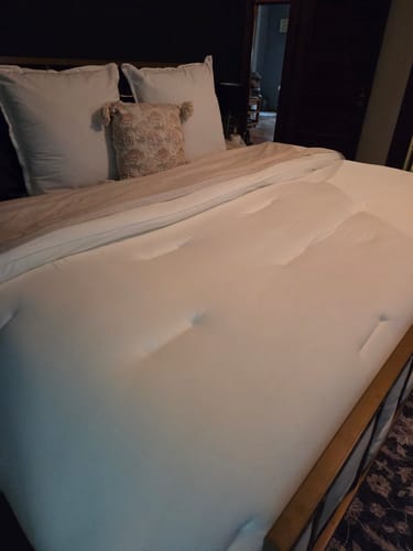 Customer photo review of MarshMellow Comforter
