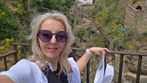 Reviewer outdoors showing the smooth, even finish of the Colorescience Sunforgettable Face Shield Flex SPF 50 on her face.