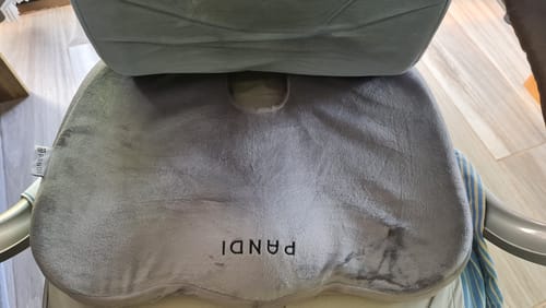 Reseña con foto de un cliente sobre COJÍN DE ASIENTO ORTOPÉDICO