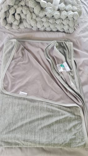 Reseña con foto de un cliente sobre FRESCOBIJA DE BAMBÚ - Gris