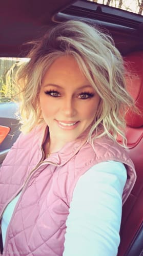 Customer photo review of JBEXTENSION 11 Inches Mix Blonde Pre-Cut Side Part Snowflake Lace Frontlace Glueless Wig JOANNE【BENDY EAR TABS】