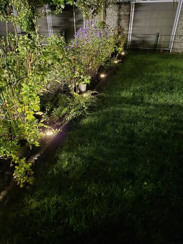 Customer photo review of Solar Bodenleuchte – LED Wegeleuchte – Auto Nachtlicht