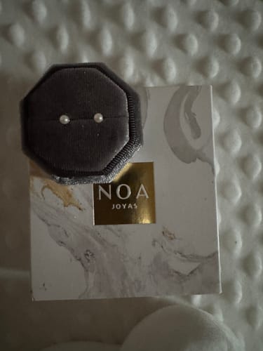 Customer photo review of AROS ABRIDORES ORO 18K DE BEBE PERLA