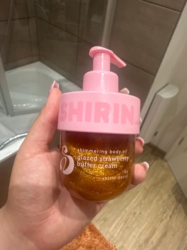 Customer photo review of Shimmering Body Oil Glazed Strawberry Butter Cream