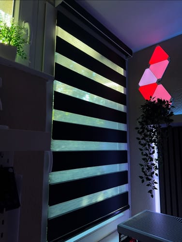 Customer photo review of SmartWings Motorized Zebra Shades 100% Blackout 95mm Chloris