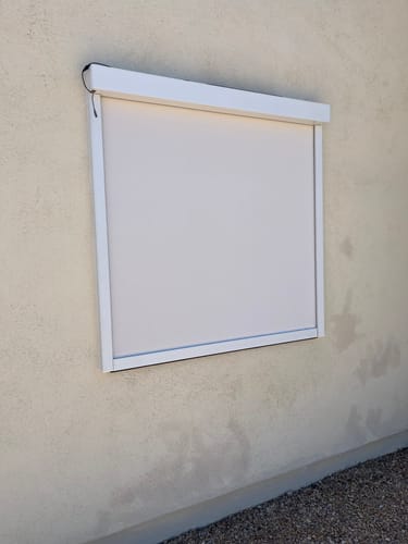 Customer photo review of SmartWings Motorized Zipper Track Windproof Outdoor Shades