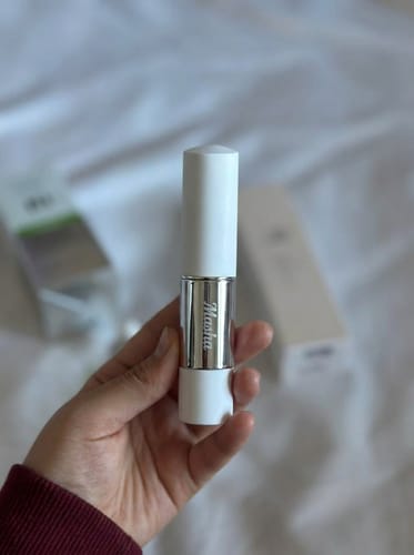 Customer photo review of Color Changing Foundation Stick