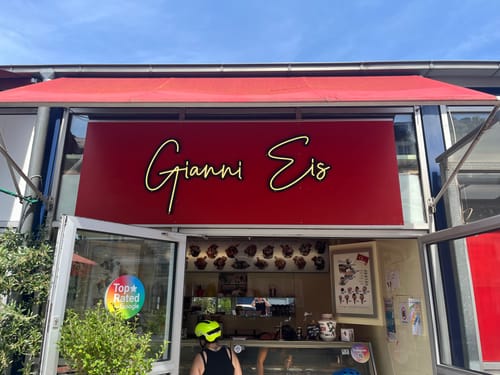 Customer photo review of Custom Neon: Eis Gianni