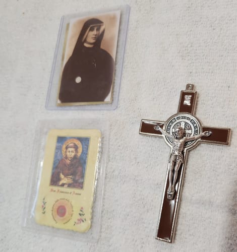 Customer photo review of Brown 4 1/2" St. Benedict Crucifix - Exorcism Cross - Blessed - San Benito Cruz