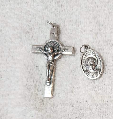 Customer photo review of 2" St. Benedict Crucifix - Exorcism - Cross - Blessed - Medalla De San Benito