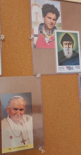 Customer photo review of Pope St. John Paul Ii Holy Card W/ Second Class Relic - Nun Estate