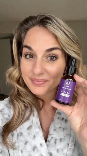 Customer photo review of Vitae Charm Face Oil