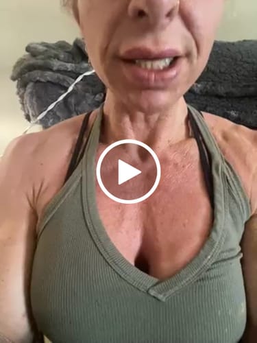 Customer video review of Besque® Magic Body Oil - 100ml