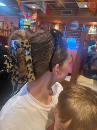 Customer photo review of 3XL Dreamy Claw Clip