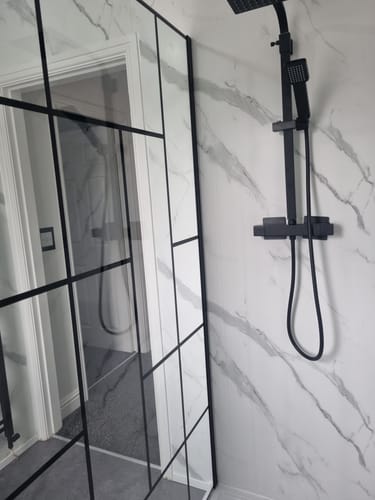 Customer photo review of 1600 x 800mm Stone Shower Tray & 8mm Screen Pack - Black Abstract Profile