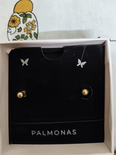 Customer photo review of Plain Ball Stud Earrings
