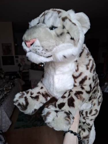 Customer photo review of Realistic Snow Leopard Plush Toy – Soft, Cuddly, and Perfect for Gifts