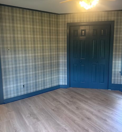 Customer photo review of Chesapeake 4192-330217 Austin Sage Plaid Wallpaper
