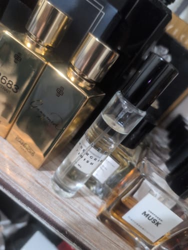 Customer photo review of White Ambergris Finish 2 ml Sample