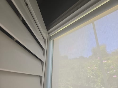 Customer photo review of SmartWings Motorized Light Filtering Solar Shades 1%/3%/5% Openness Aventus
