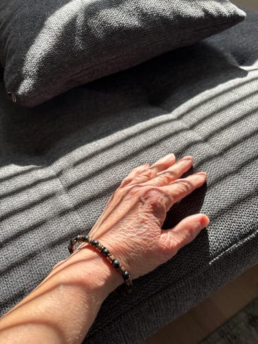 Customer photo review of Obsidian Armband - Power