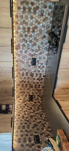 Customer photo review of Mosaïque Adhésive Hexagone Champagne Cuivré