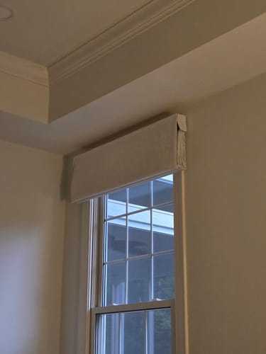 Customer photo review of SmartWings Motorized Linen Roman Shades 50%/70%/100% Blackout Daphne