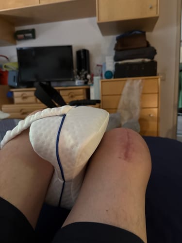 Customer photo review of Cellsius Orthopädisches Kniekissen - Das Geheimnis eines schmerzfreien Schlafs