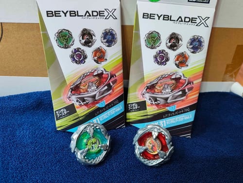 Customer photo review of Beyblade X BX-31 Random Booster Vol.3 TyrannoBeat 4-70Q (Canada)