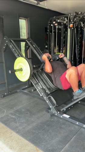Customer photo review of Major Fitness Leg Press Hack Squat Machine AH1