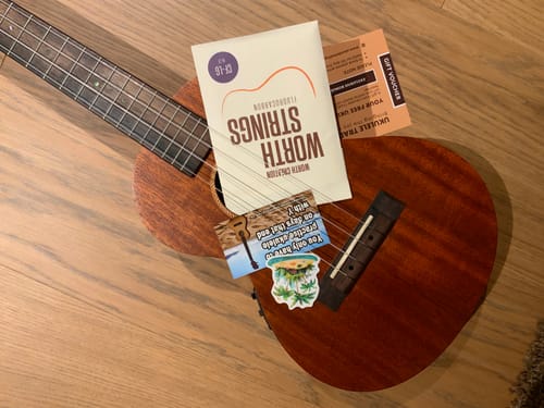 Customer photo review of 🎸 Free Guide: How to Change Your Ukulele Strings