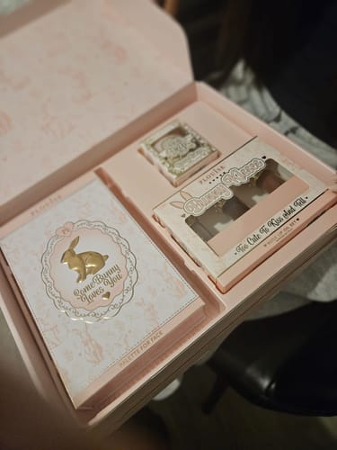 Customer's Somebunny Loves You Makeup Set box containing the palette, lip oil trio, and bronzing drops.