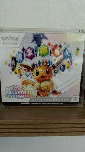 Customer photo review of Pokémon Scarlet & Violet – Prismatic Evolutions Elite Trainer Box