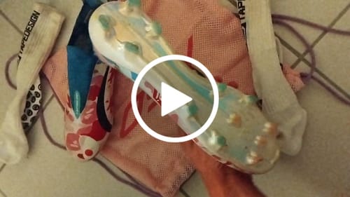 Avis vidéo d'un client sur F50 x Bape Laceless FG