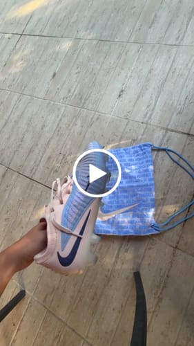 Avis vidéo d'un client sur Nike Phantom 6 Low Elite FG Showtime - Fantôme/Fantôme/Guava Ice