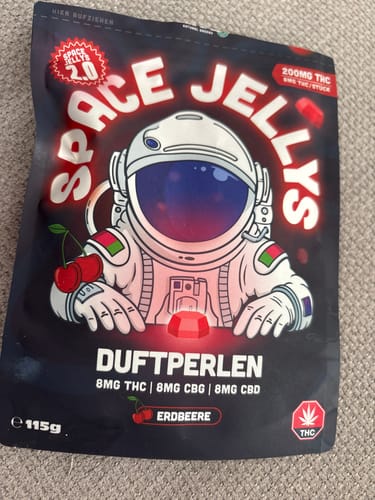 Customer's packaging of THC Spacejellies 2.0 showing a space-themed design with an astronaut character.
