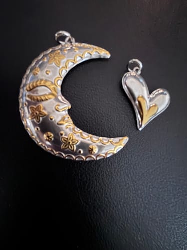 Customer photo review of 2 Tone Charm Bundle (2 Charms) TT LIVE CHARM PICKS