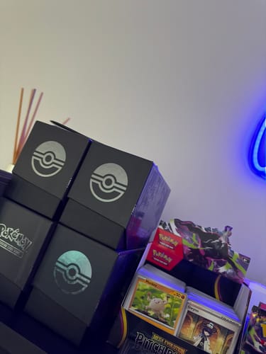 Customer photo review of Pokémon Mega Evolutions Pitch Black Elite Trainer Box
